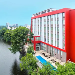 5* מלון Radisson